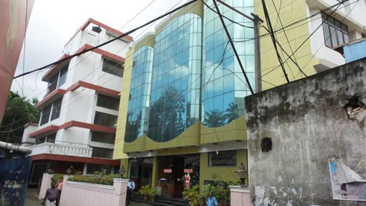 Hotel Boban Plaza Thiruvananthapuram Exterior foto